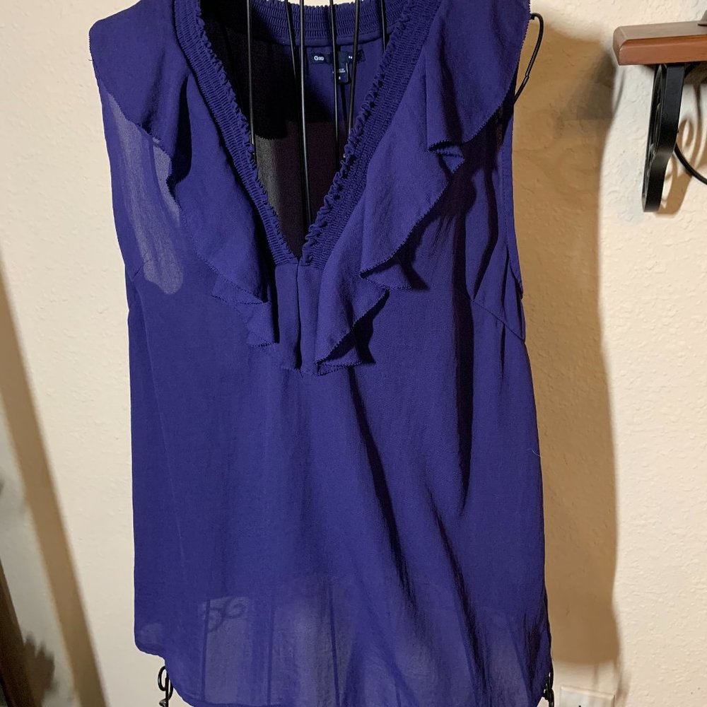 Gap Ladies size Small Purple Sleeveless Blouse with Ruffle